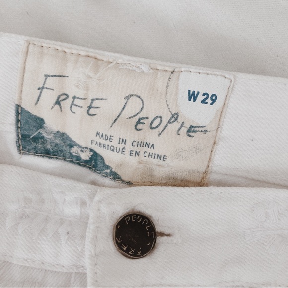 🚚 MOVING SALE! 🚚 White Free People shorts - Picture 3 of 3